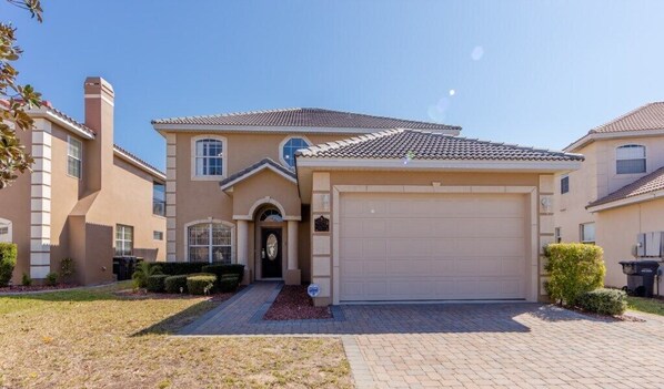 Exterior - Magical Villa with pool and spa in quiet community (Davenport)