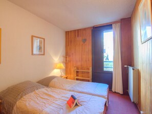 1 bedroom, travel cot, WiFi, bed sheets - Beautiful apartment for 6 people with WIFI, TV and balcony (Les Boisses)