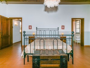 6 Schlafzimmer, Reisekinderbett, kostenloses WLAN
