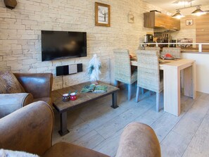 TV - Lovely apartment for 6 people with WIFI, TV and terrace (Les Boisses)