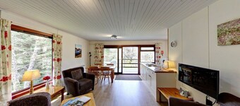 Beautiful 4 star, 2 bedroom chalet with mountain views