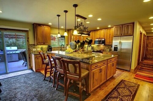 Private Luxury Rocky Mountain Estate “The Lodge” Phenomenal BIG Mountain Views