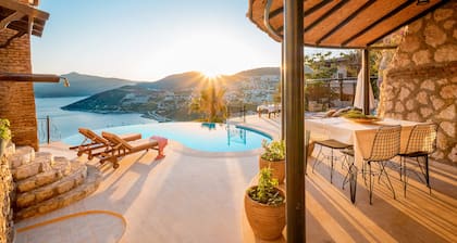 Eristäytynyt ja ylellinen välimerellinen villa w / uima-allas ja lastenallas