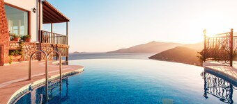 Secluded & Luxurious Mediterranean Villa w/ Heated Infinity Pool & Kids' Pool