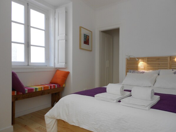 1 chambre, fer et planche à repasser, accès au Wi-Fi (inclus)