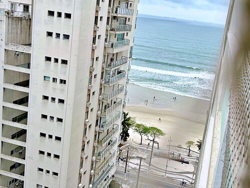 Pitangueiras Beach - 50 Meters from the Sea - Foot Sand - Beach Service - 3 Suites -Wifi