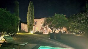 Pool - Wonderful private villa for 9 guests with private pool, WIFI, TV and terrace (Cucuron)