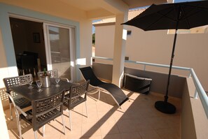 Outdoor dining - Luxury 4 Bedroom Villa with private pool, only 10mins walk to Town Centre (Tavira)