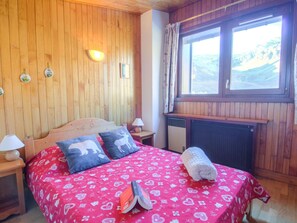 1 bedroom, travel cot, WiFi, bed sheets - Nice apartment for 6 people with WIFI and TV (Les Boisses)