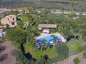 Exterior - Beautiful private villa with WIFI, private pool, A/C, TV, terrace, pets allowed and panoramic view (Castelvetrano)