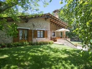Exterior - Beautiful private villa with WIFI, private pool, TV, balcony, pets allowed, close to San Gimignano (Camporbiano)