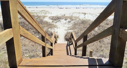 Oceanfront Beach House in the Heart of Ocean Isle Beach
