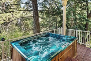 Tina de hidromasaje al aire libre