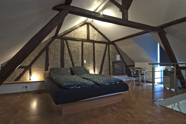 2 Schlafzimmer, Schreibtisch, Bügeleisen/Bügelbrett, Reisekinderbett