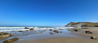 'Time Out'  Beach Front getaway with amazing sea views
