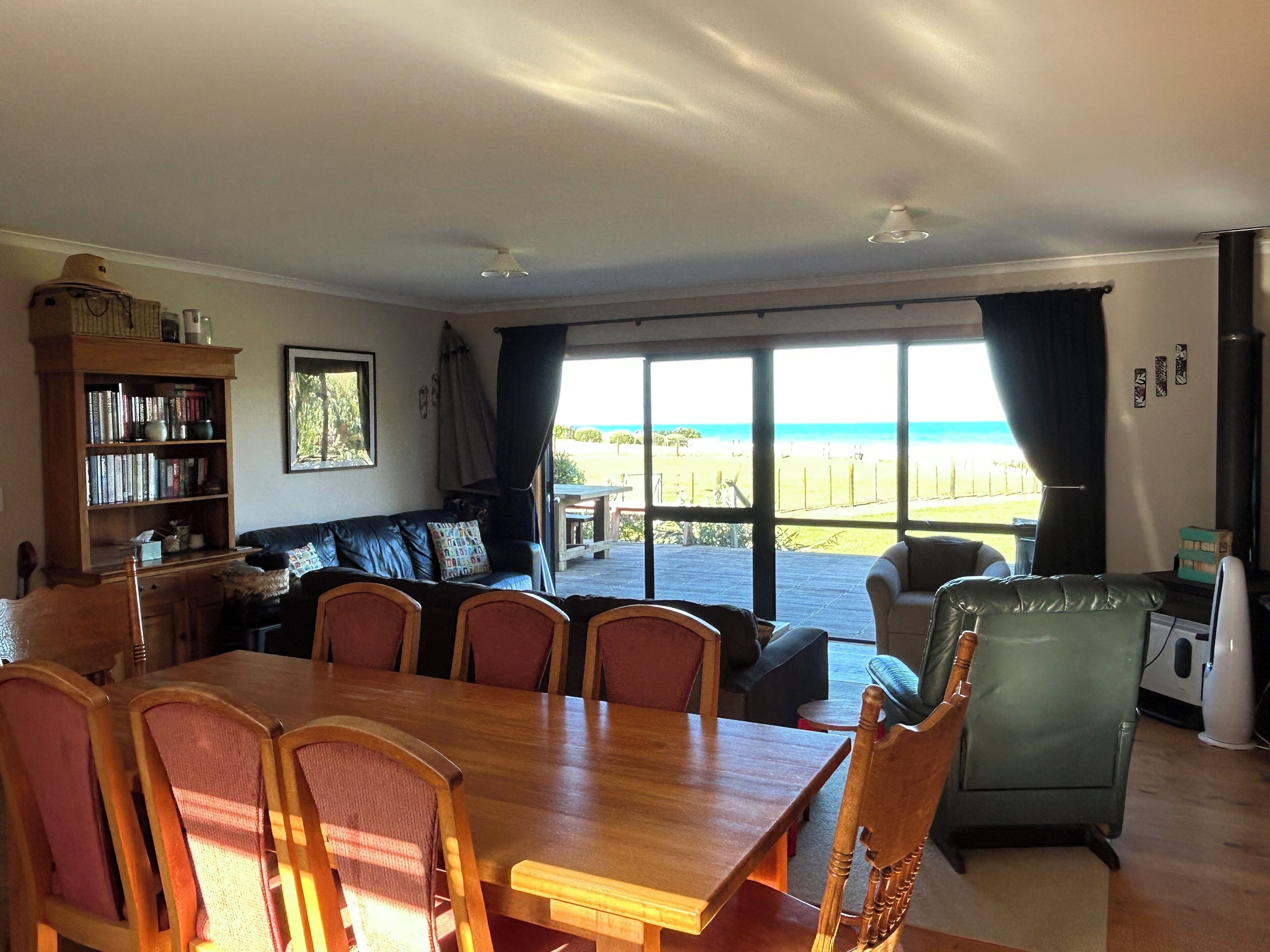 Smart TV, fireplace, DVD player, books