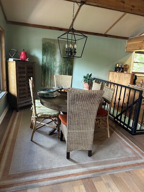 Dining - Stan's Lake Hamilton II, MainChannel, Kayaks, Fire Pit, Swim/Boat Dock, Pontoon (Hot Springs)