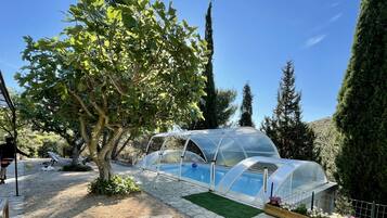 Tina de hidromasaje al aire libre