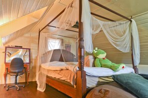 4 Schlafzimmer, Bügeleisen/Bügelbrett, WLAN, Bettwäsche