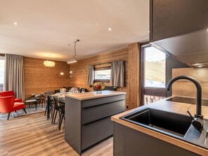 Interior - Cosy apartment for 8 people with WIFI, TV and balcony (Les Boisses)