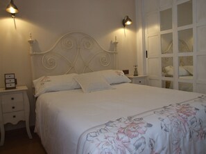 2 quartos, ferros/tábuas de passar roupa, Wi-Fi de cortesia