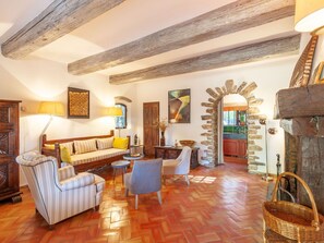 TV, peis og DVD-spiller