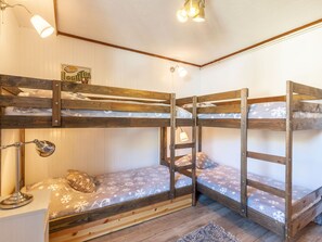 2 bedrooms, free WiFi, bed sheets