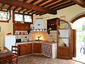 Horno y comedor 