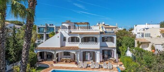 Luxury Villa, Sea Views, Very Close to Beach & Restaurants, Heatable Pool.