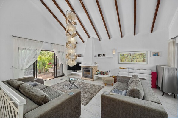 Smart TV, fireplace, video games, DVD player