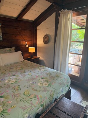 1 chambre, coffres-forts dans les chambres, fer et planche à repasser