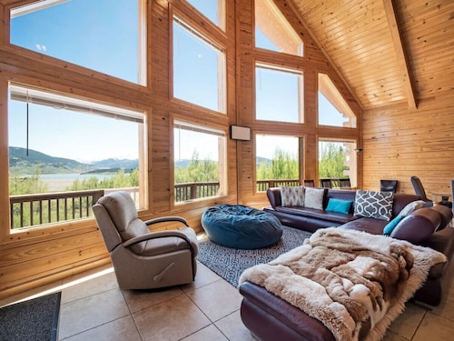 Huge Mountain Ski & Hike - Wildernest Haven