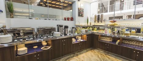 Petit déjeuner buffet compris tous les jours