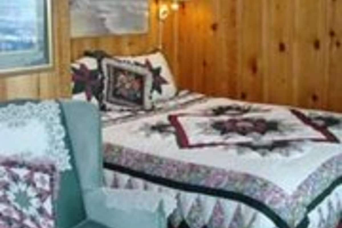 Habitación (Located on 3rd floor) | Ropa de cama hipoalergénica y decoración personalizada