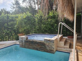 Bañera de hidromasaje 