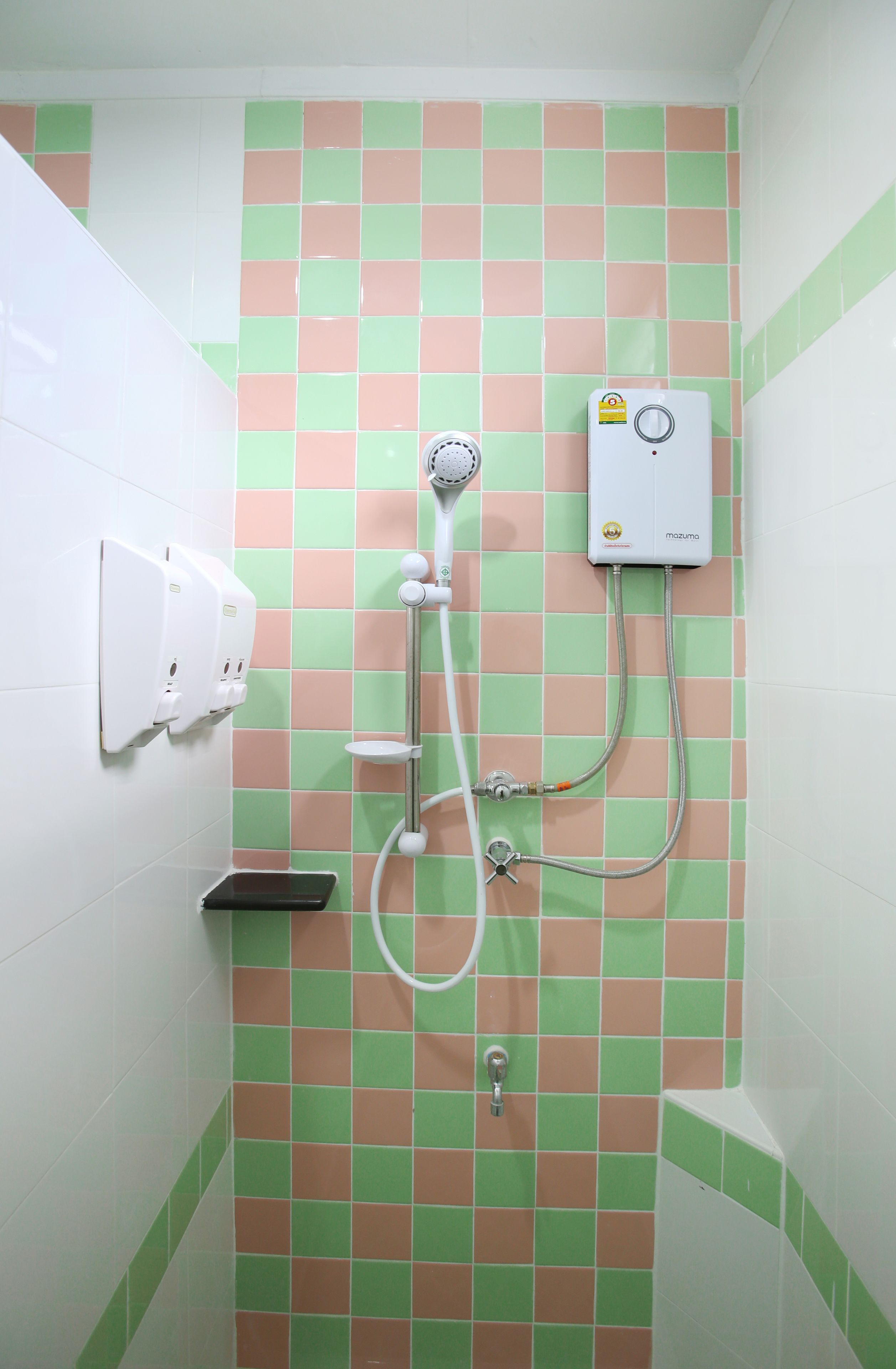 Standard Double Room | Bathroom shower