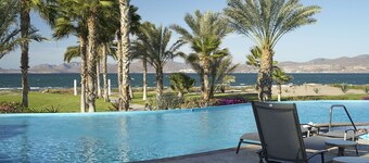 BeachFront, Golf, Heated pool, Tennis,Netflix, Gym, Pickleball