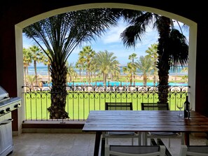 تناول الطعام بالخارج