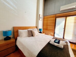 2 bedrooms, desk, iron/ironing board, travel cot