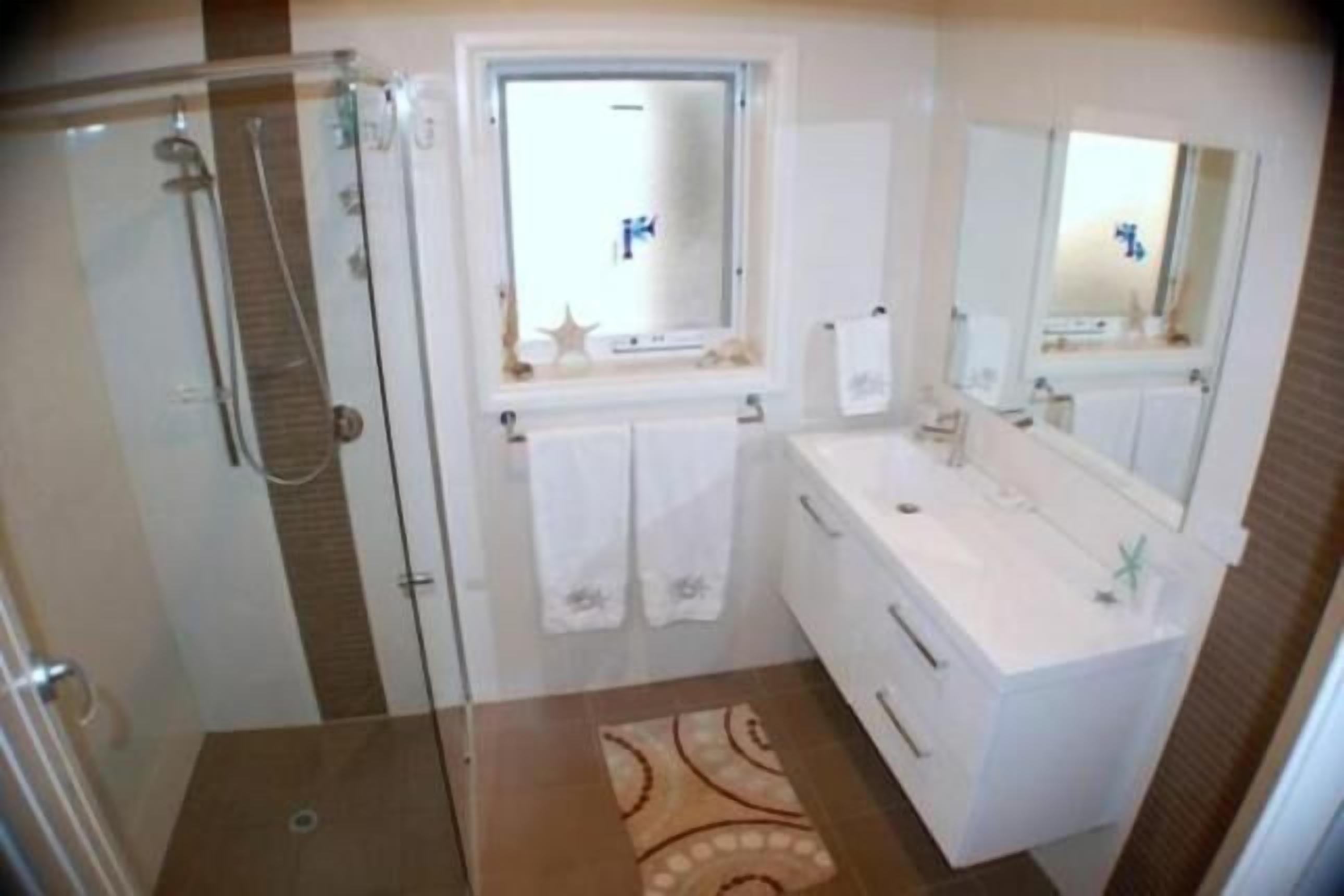 Southwyd - Port Hughes — image 7