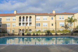 Ulkouima-allas, lämmitetty uima-allas