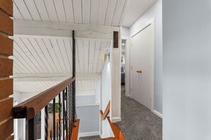 Interior - Morningside. Waterfront, newly renovated, dock and float, Pet friendly! (Harpswell)
