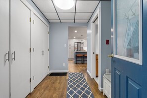 Interior - Morningside. Waterfront, newly renovated, dock and float, Pet friendly! (Harpswell)