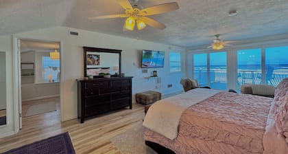 DIRECT BEACH ACCESS OCEAN FT HOME; 4 BDRM, 3 BATH, 2 MASTER SUITES SLEEPS 12 MAX