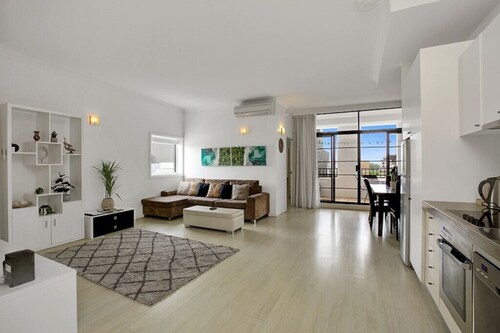 Ultimate 2-Bed Apartment in Surry Hills - Ultimate Convenience
