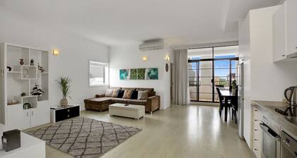Ultimate 2-Bed Apartment in Surry Hills - Ultimate Convenience