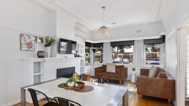 TV - Bendigo Signature Accommodation on Hargreaves (Bendigo)