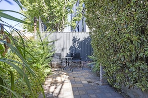 Terrace/patio - Bendigo Signature Accommodation on Hargreaves (Bendigo)