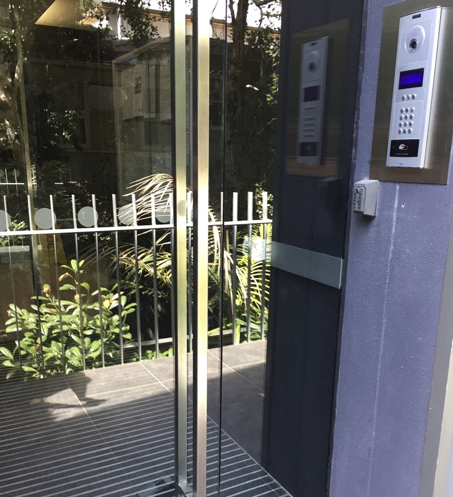 Pasadena Top Floor 1BR w balcony + free WiFi + parking — image 29