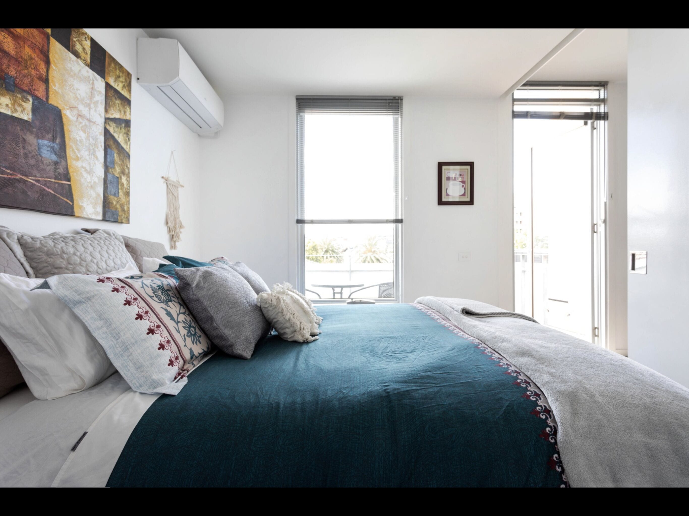 Pasadena Top Floor 1BR w balcony + free WiFi + parking — image 27